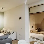 Ivy Lalzi Bay House *
