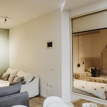 Ivy Lalzi Bay House *