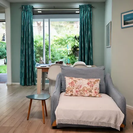 Ivy Lalzi Bay House Ferienhaus *