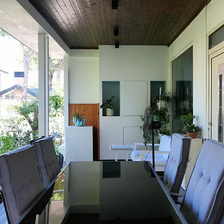 Ivy Lalzi Bay House