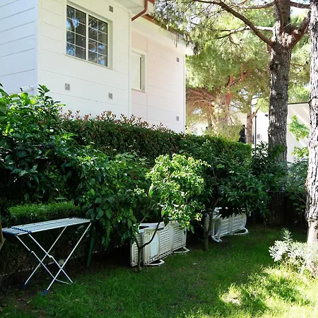 Ivy Lalzi Bay House Ferienhaus